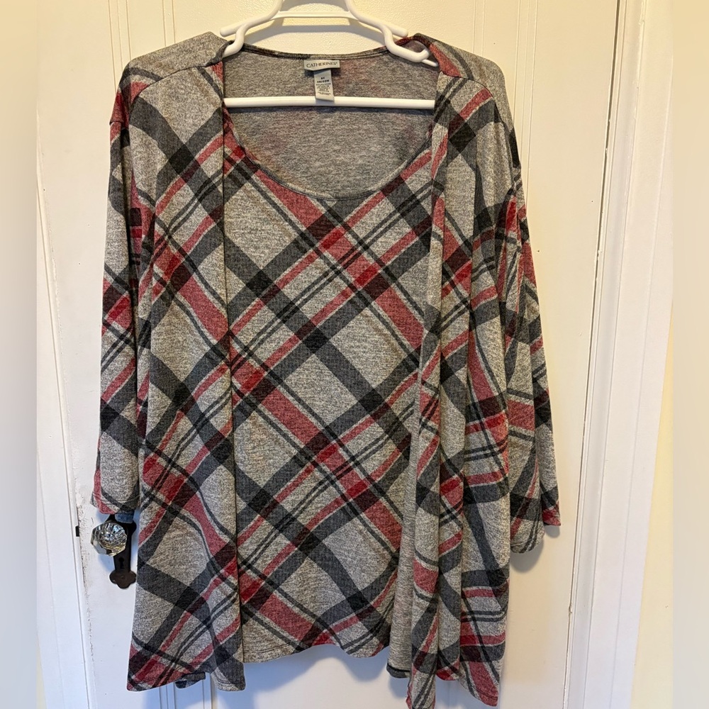 Catherines size 6x two-part attached tunic